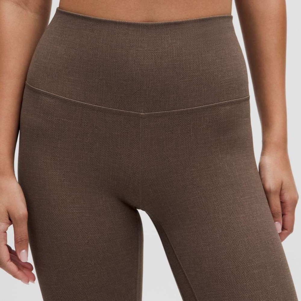 NWT! Lululemon Diamond Texture print leggings - Picture 5 of 5